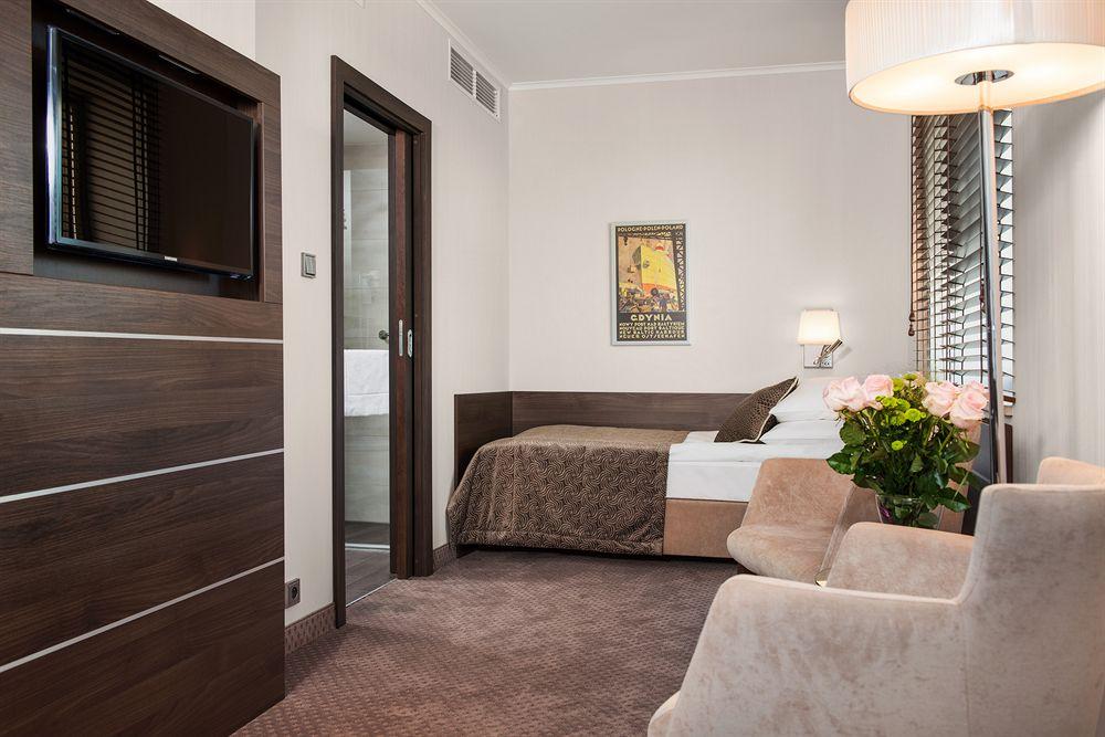 Hotel Rozany Gaj - Destigo Hotels Gdynia Ngoại thất bức ảnh